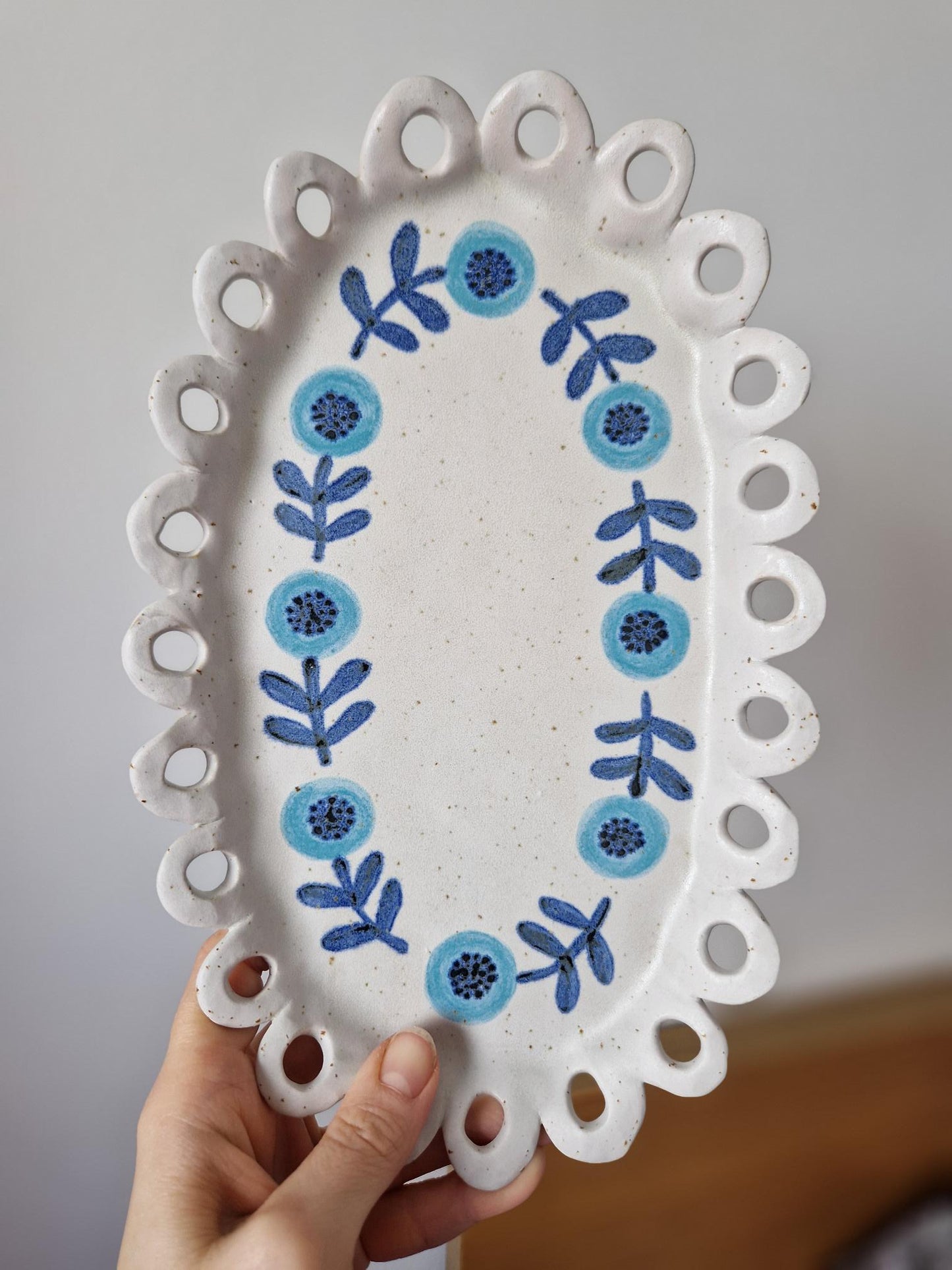 Scalloped Rim Serving Platter Nr. 3