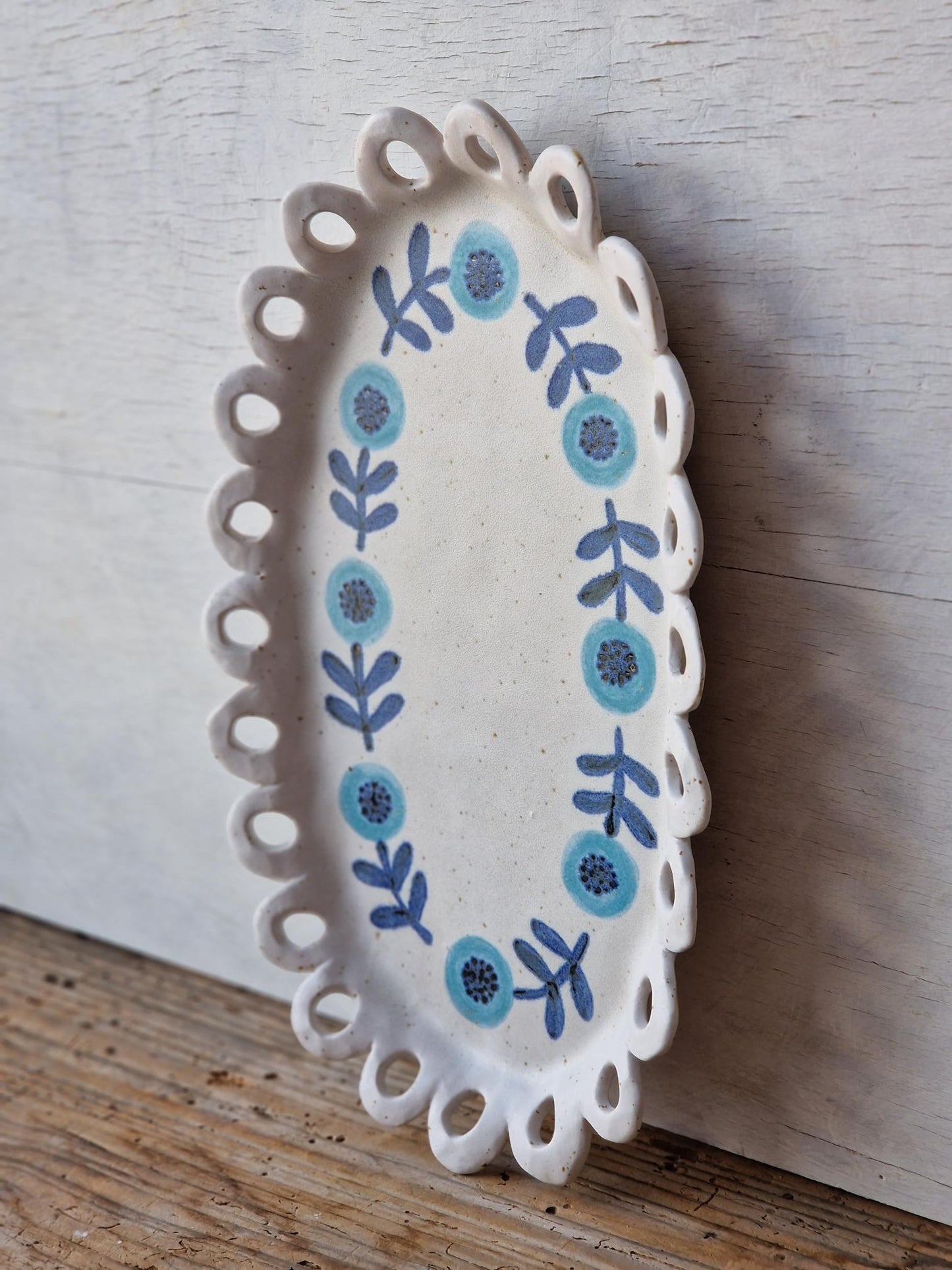 Scalloped Rim Serving Platter Nr. 3