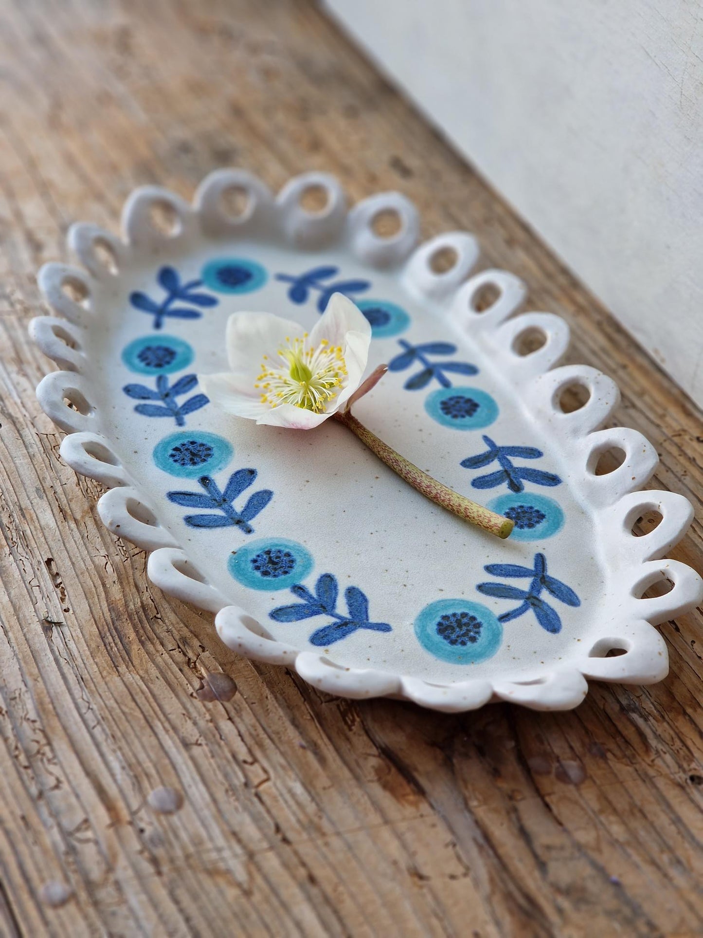 Scalloped Rim Serving Platter Nr. 3