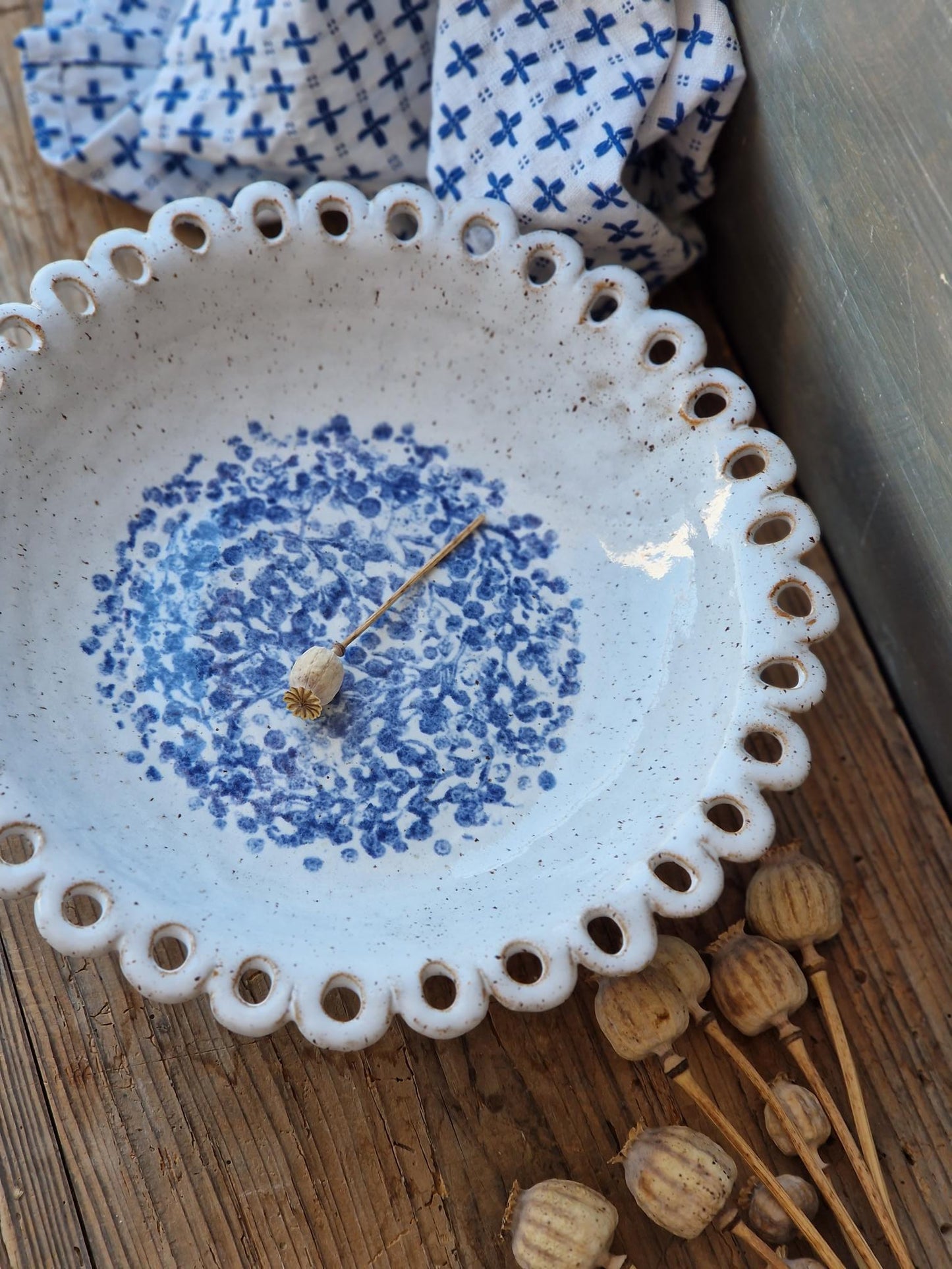 Scalloped pedestal bowl