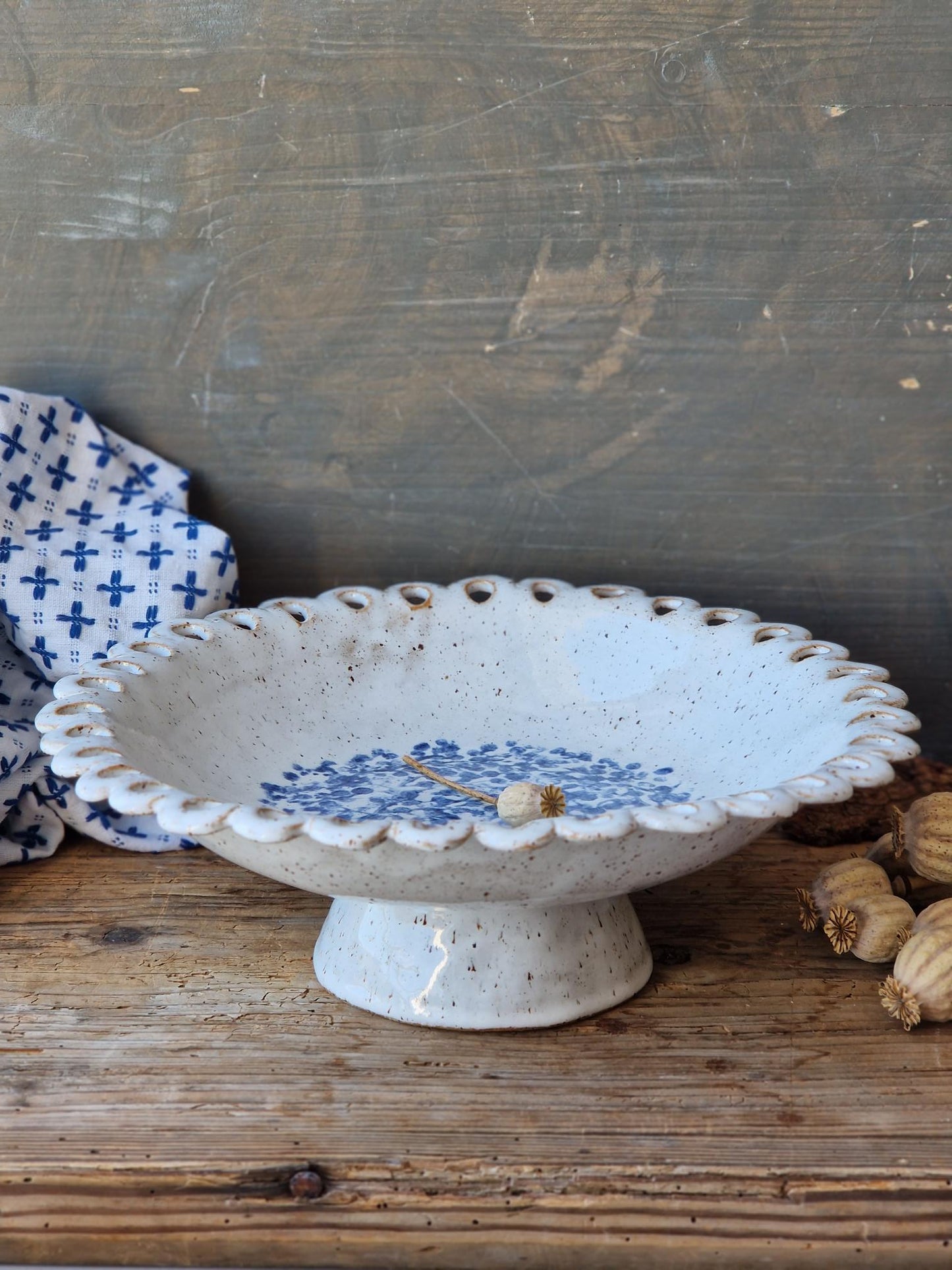 Scalloped pedestal bowl