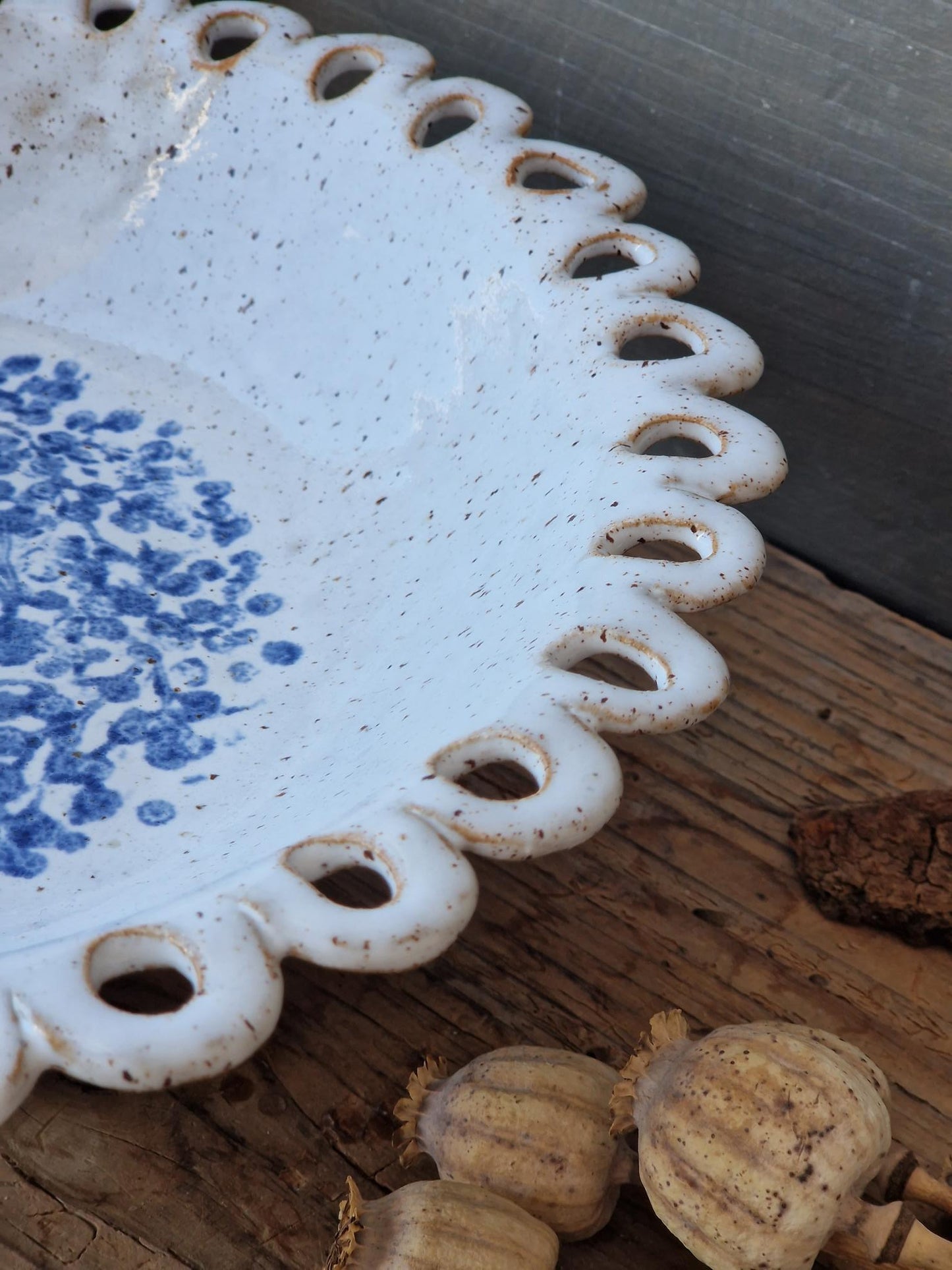 Scalloped pedestal bowl