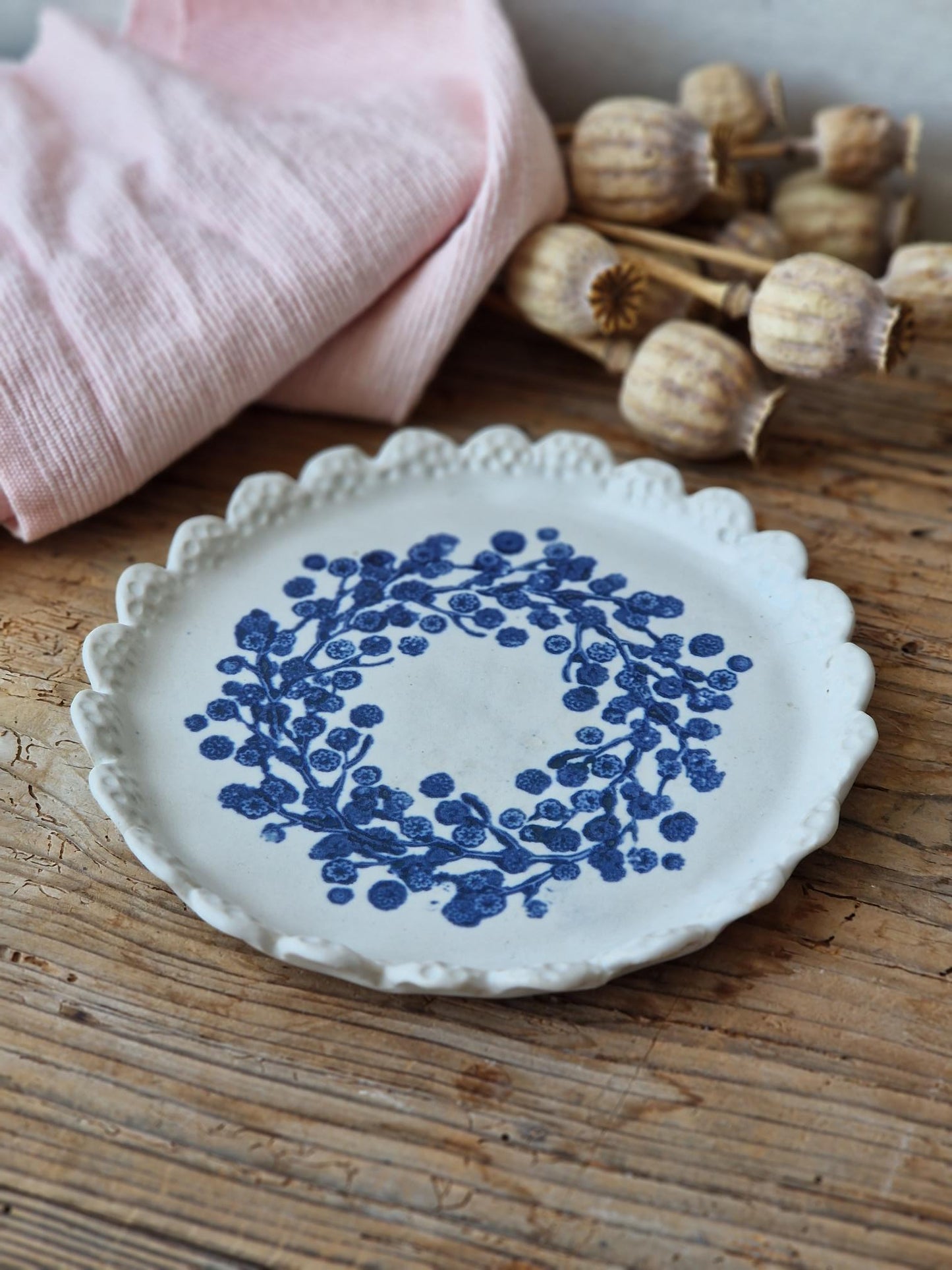 Scalloped bread and butter plate