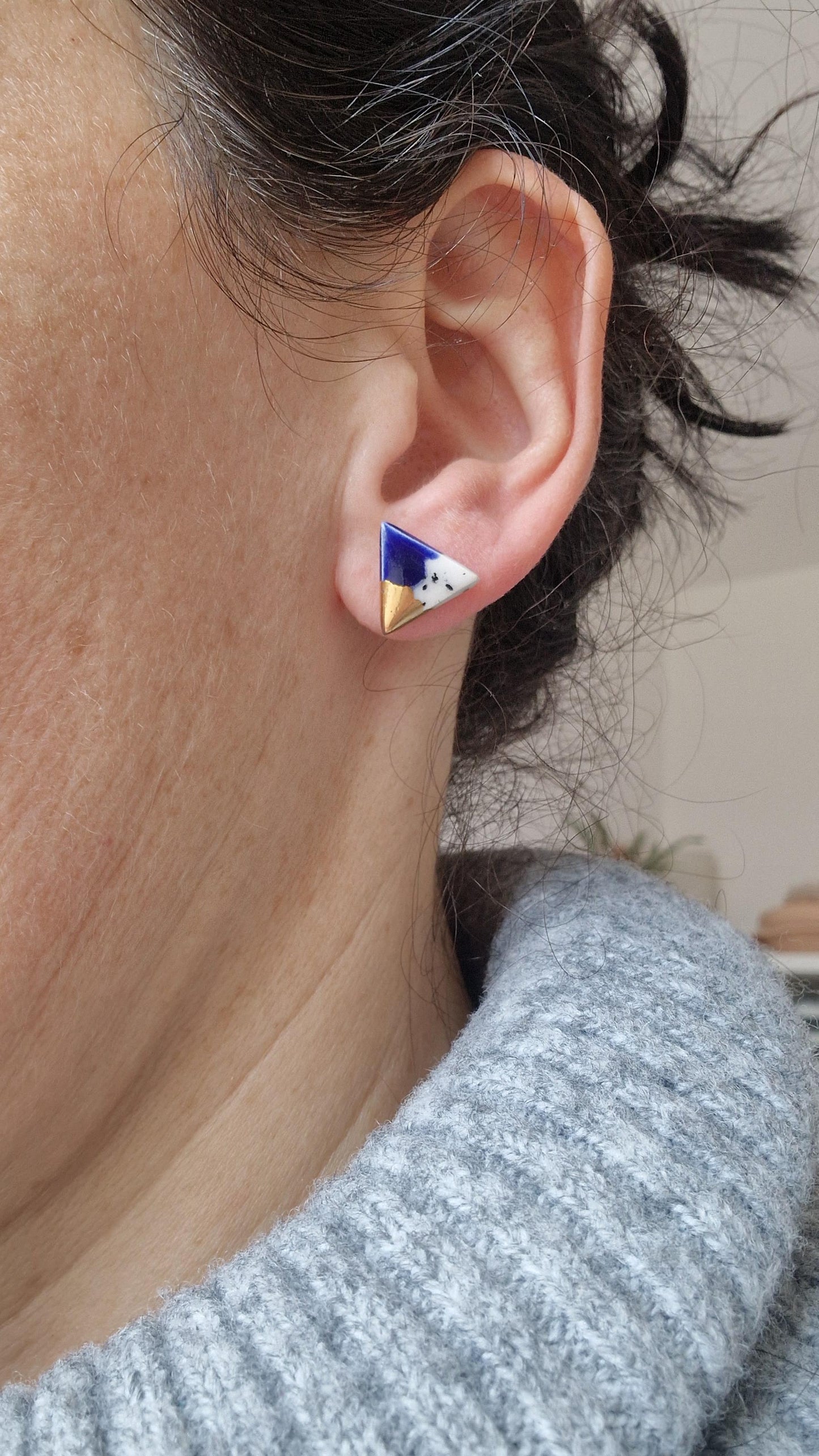 Stud earrings No. 24