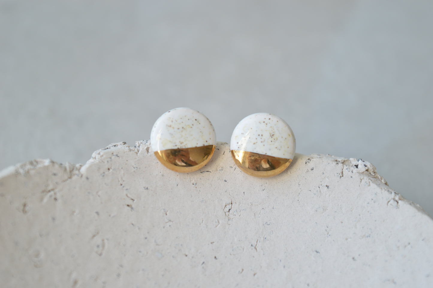 Stud earrings No. 35