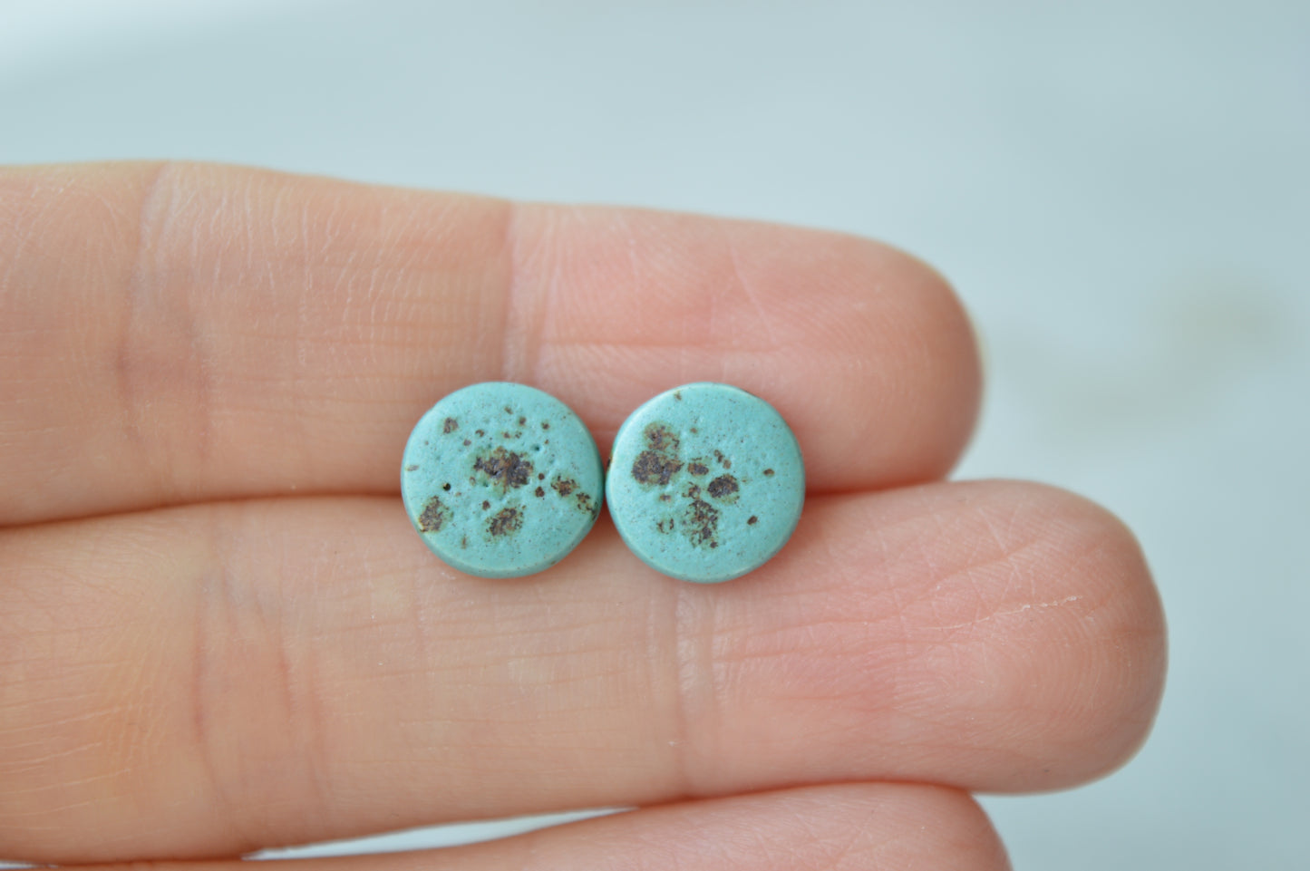 Stud earrings No. 37