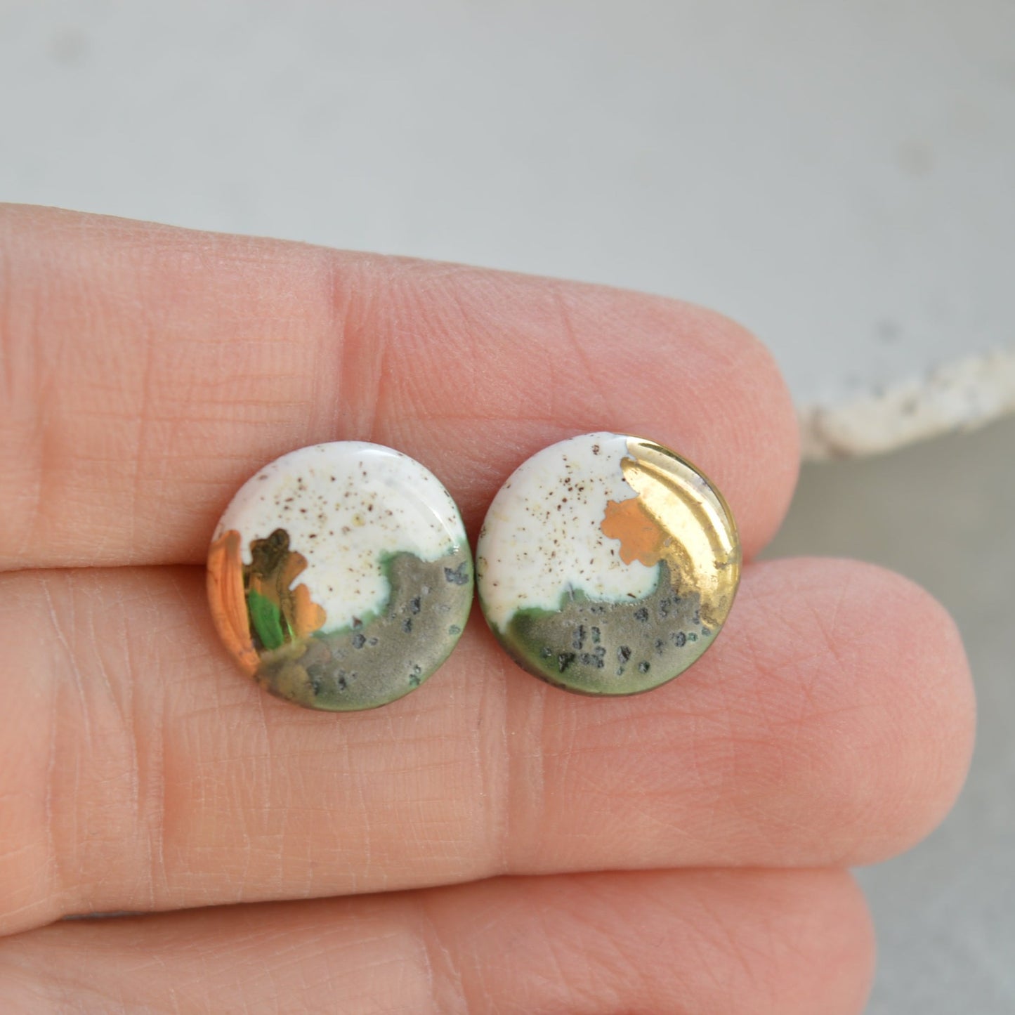 Stud earrings No. 10
