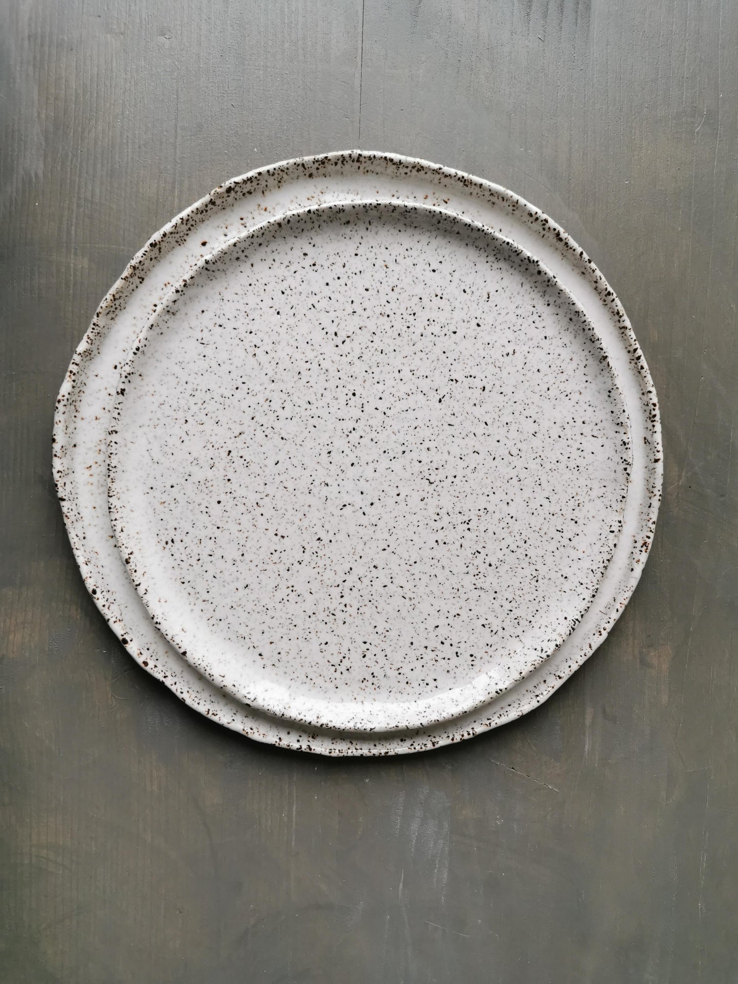 Dessert plate speckled white 10"