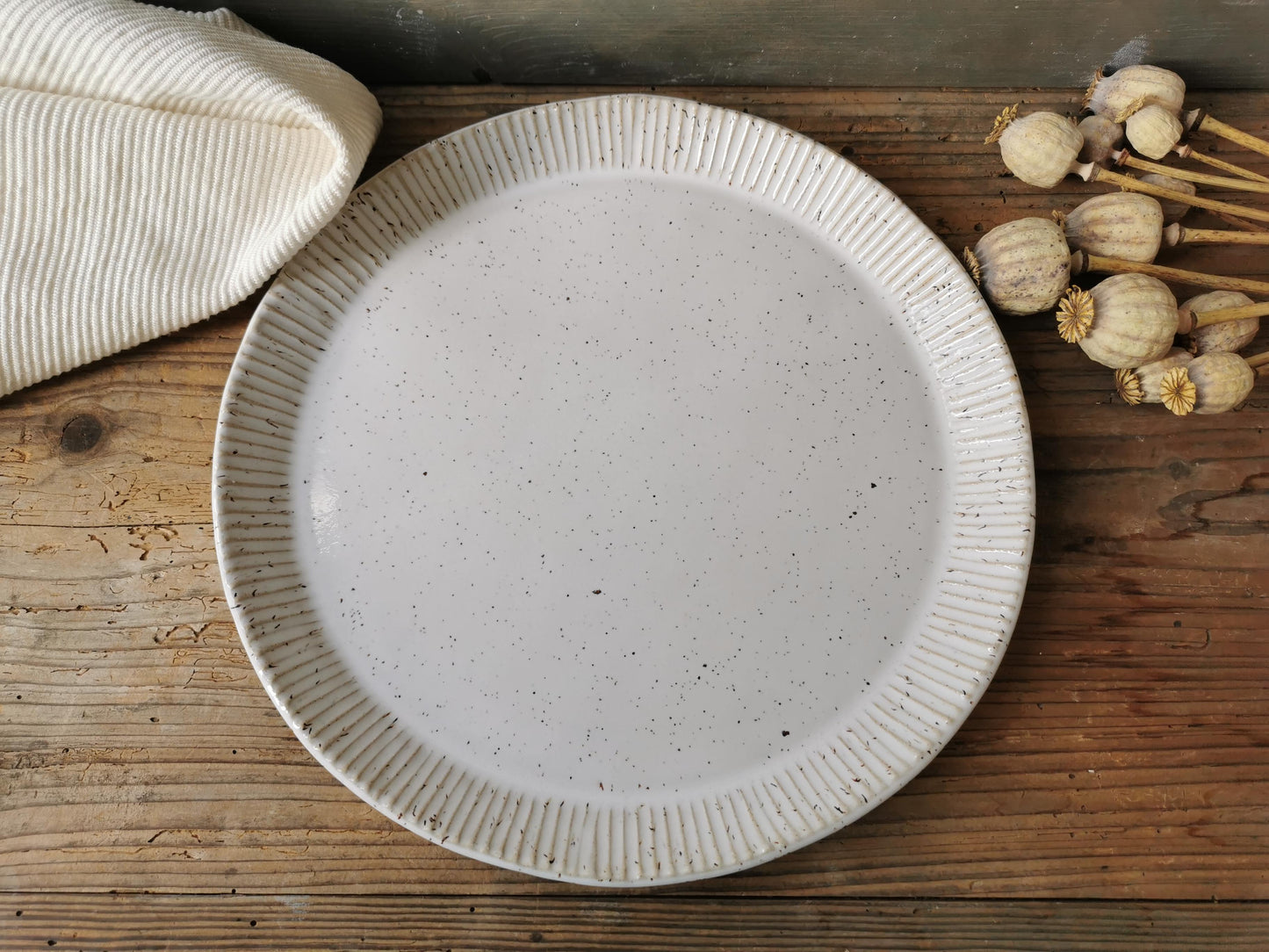 Rustic serving platter/dinner plate 10.5"