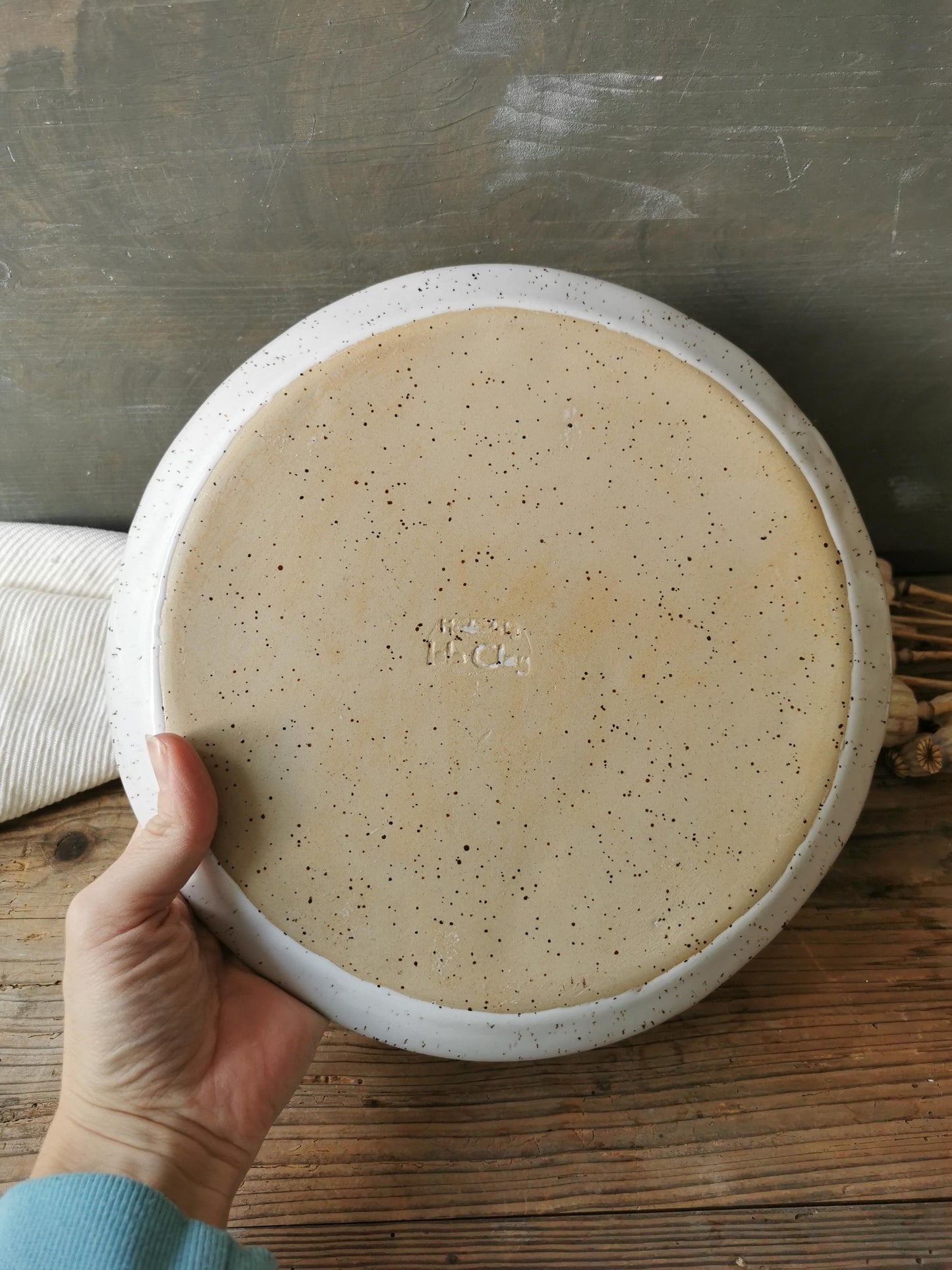 Rustic serving platter/dinner plate 10.5"