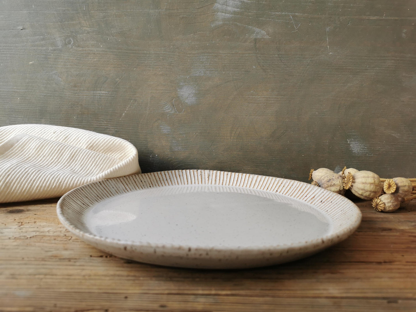Rustic serving platter/dinner plate 10.5"