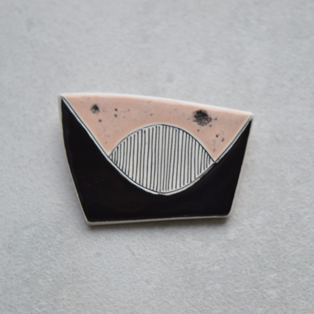 Ceramic brooch - Dusky peach