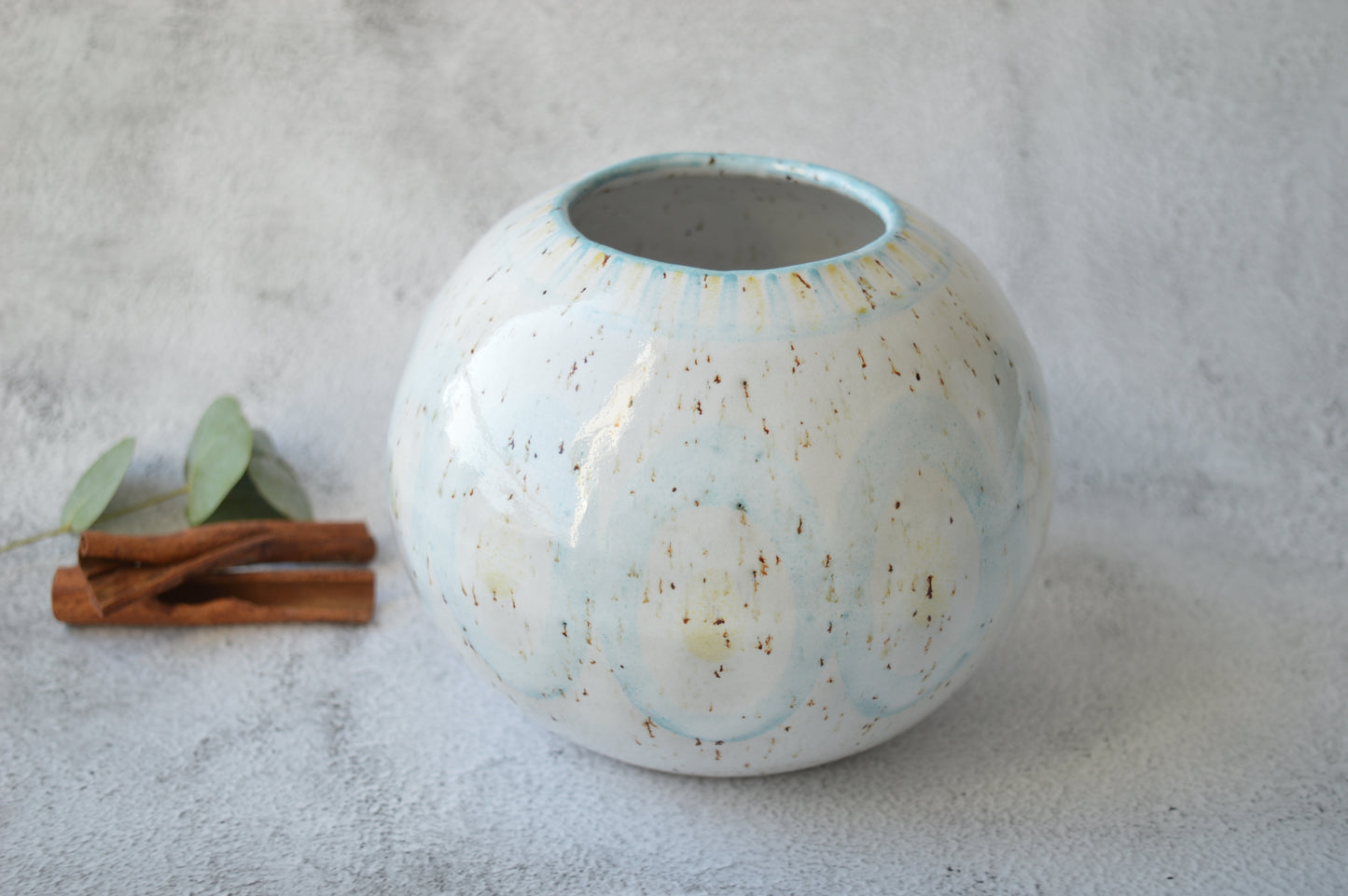 Orb vase