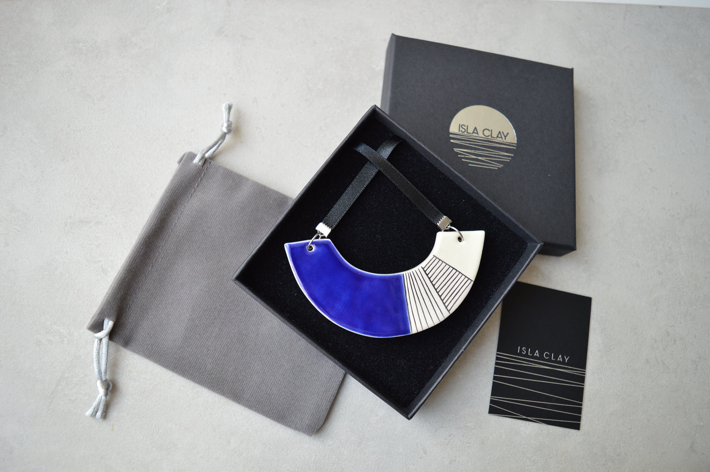 Original statement necklace - royal blue