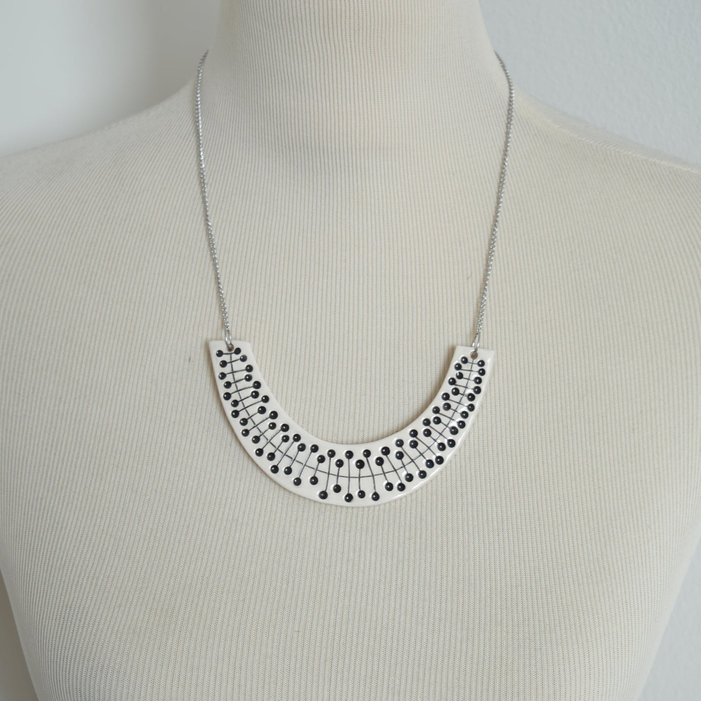 Monochrome statement necklace I