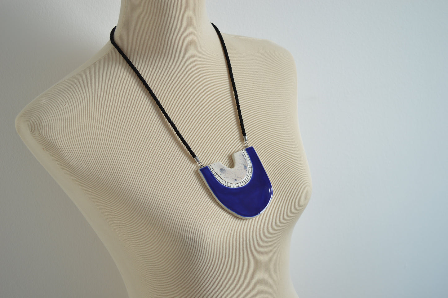 Long casual statement necklace