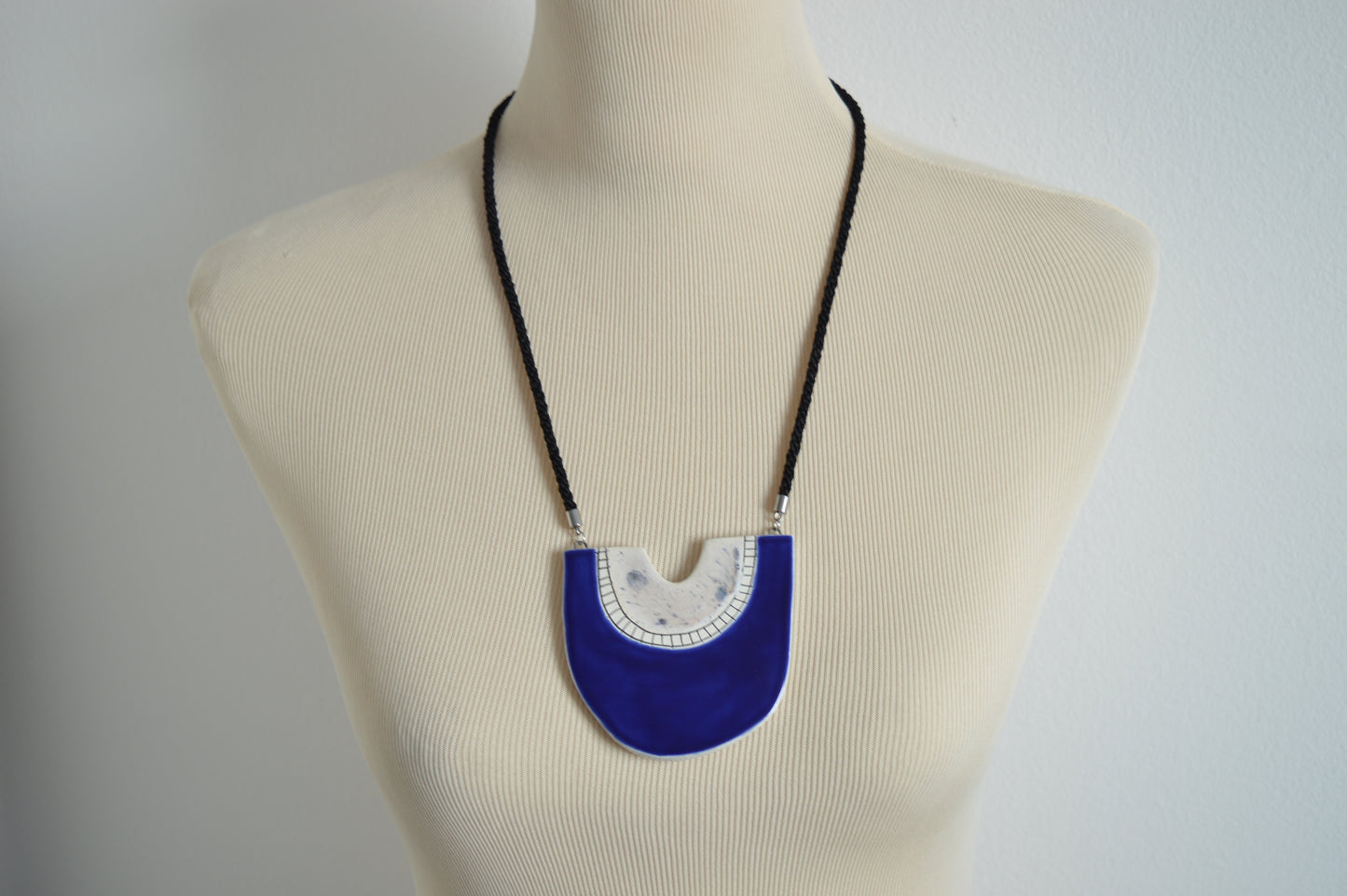 Long casual statement necklace