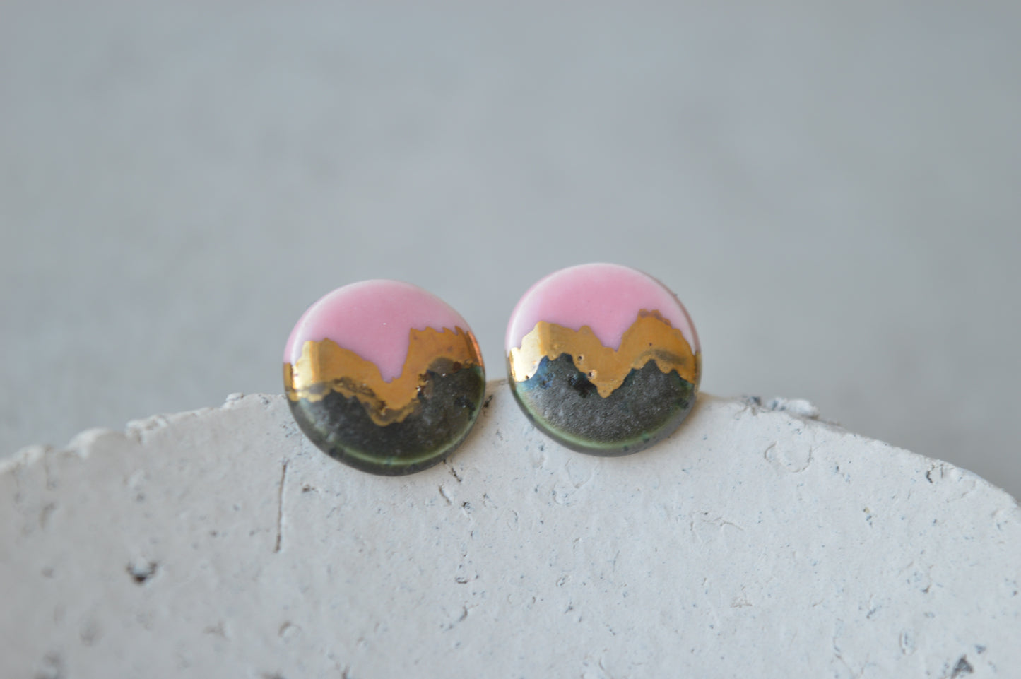 Stud earrings No. 1