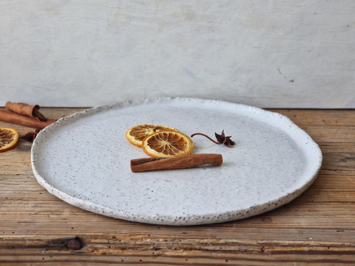 Dinner plate speckled white 11"