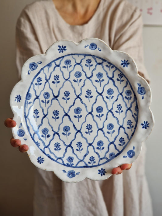 Scalloped large floral platter Nr. 1