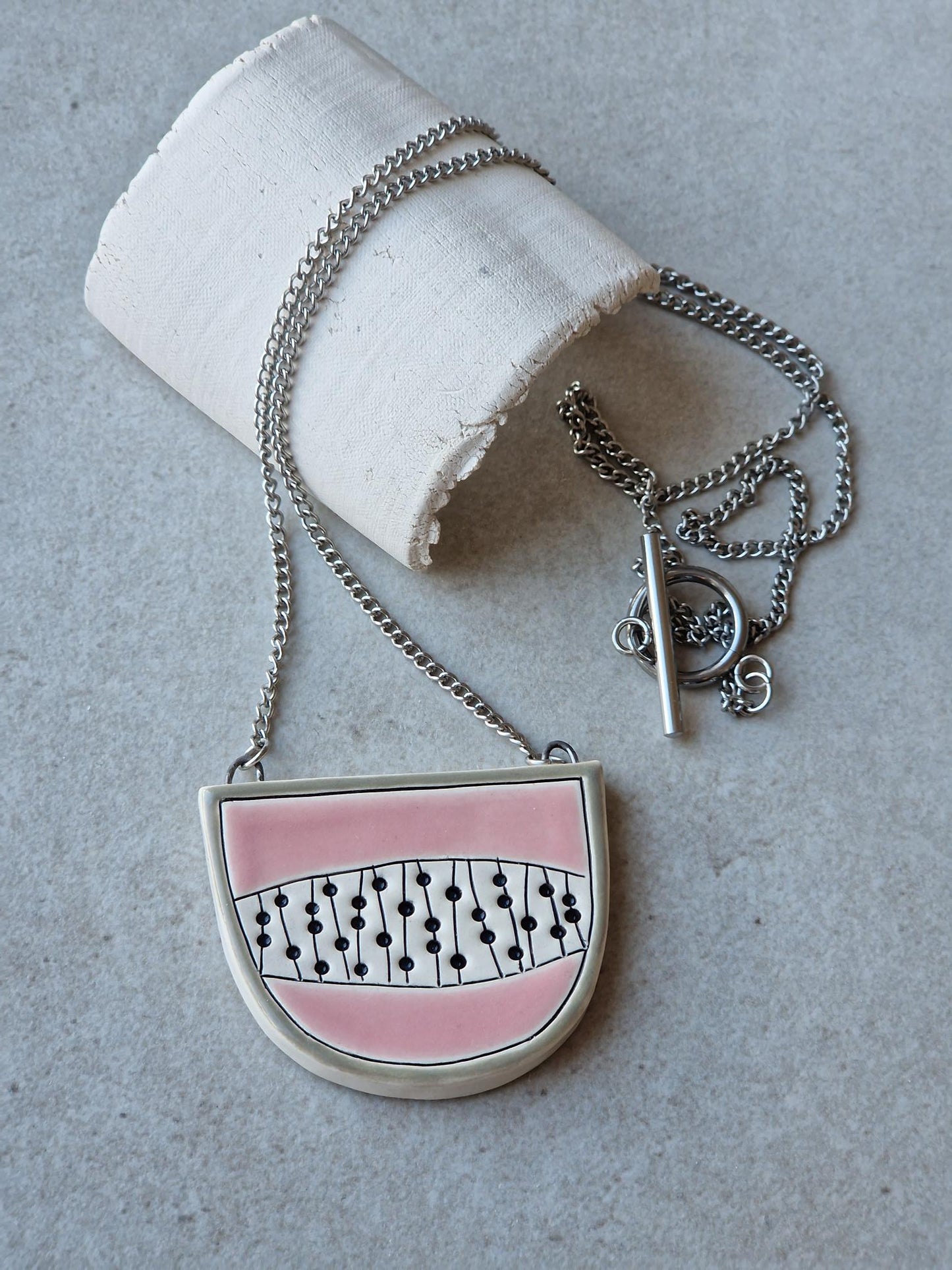Halfcircle necklace - Dots