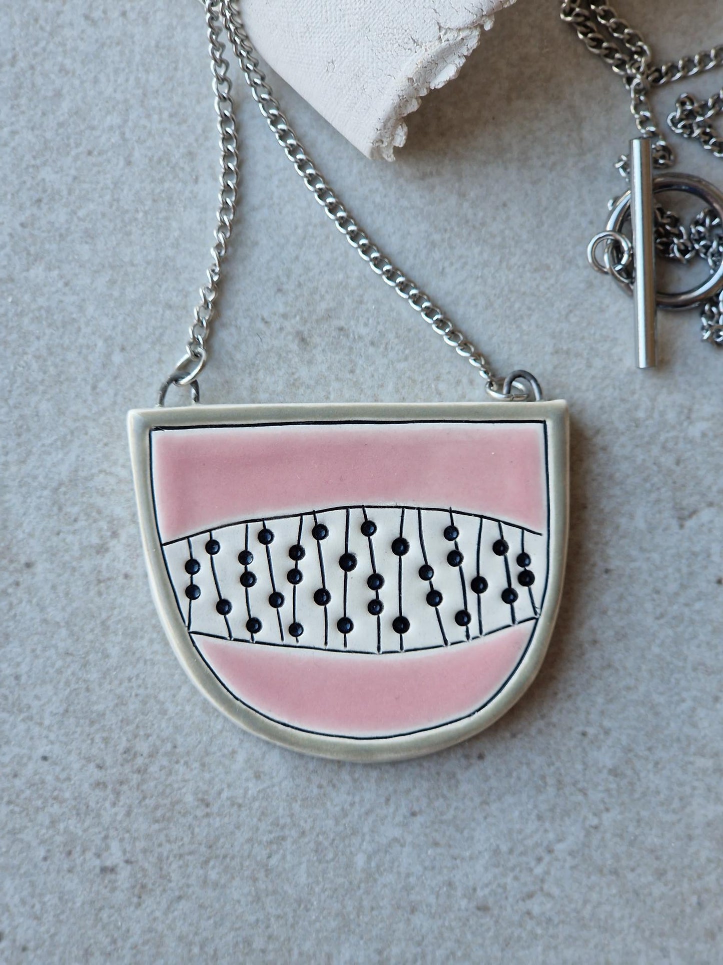 Halfcircle necklace - Dots