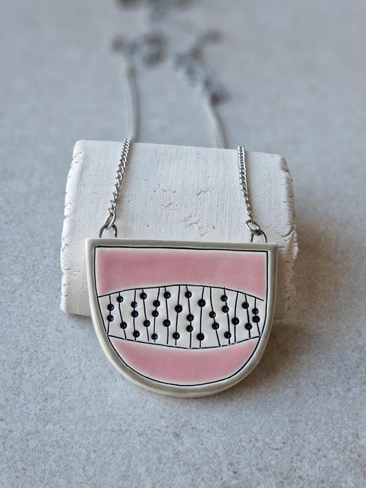 Halfcircle necklace - Dots