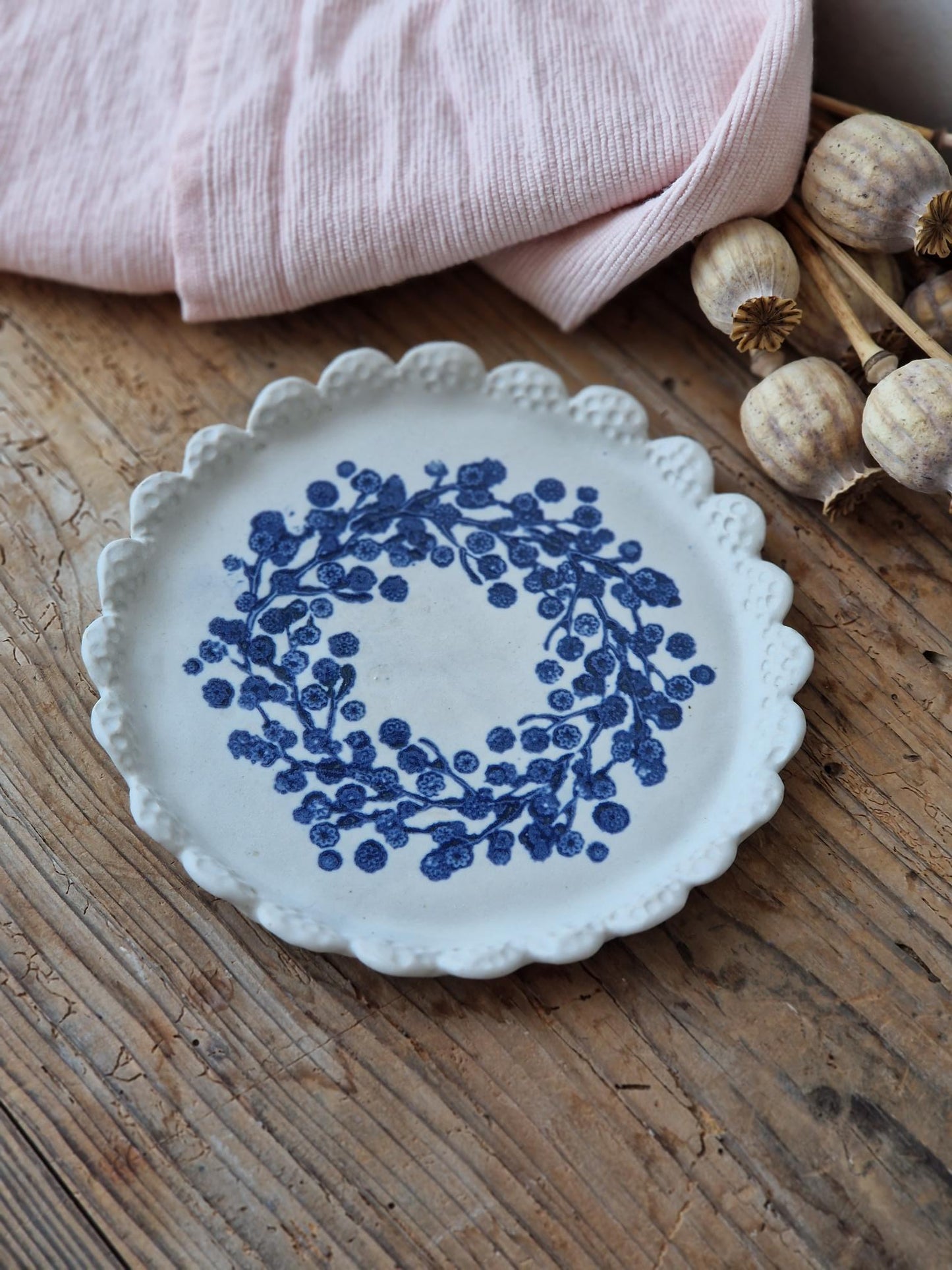 Scalloped bread and butter plate