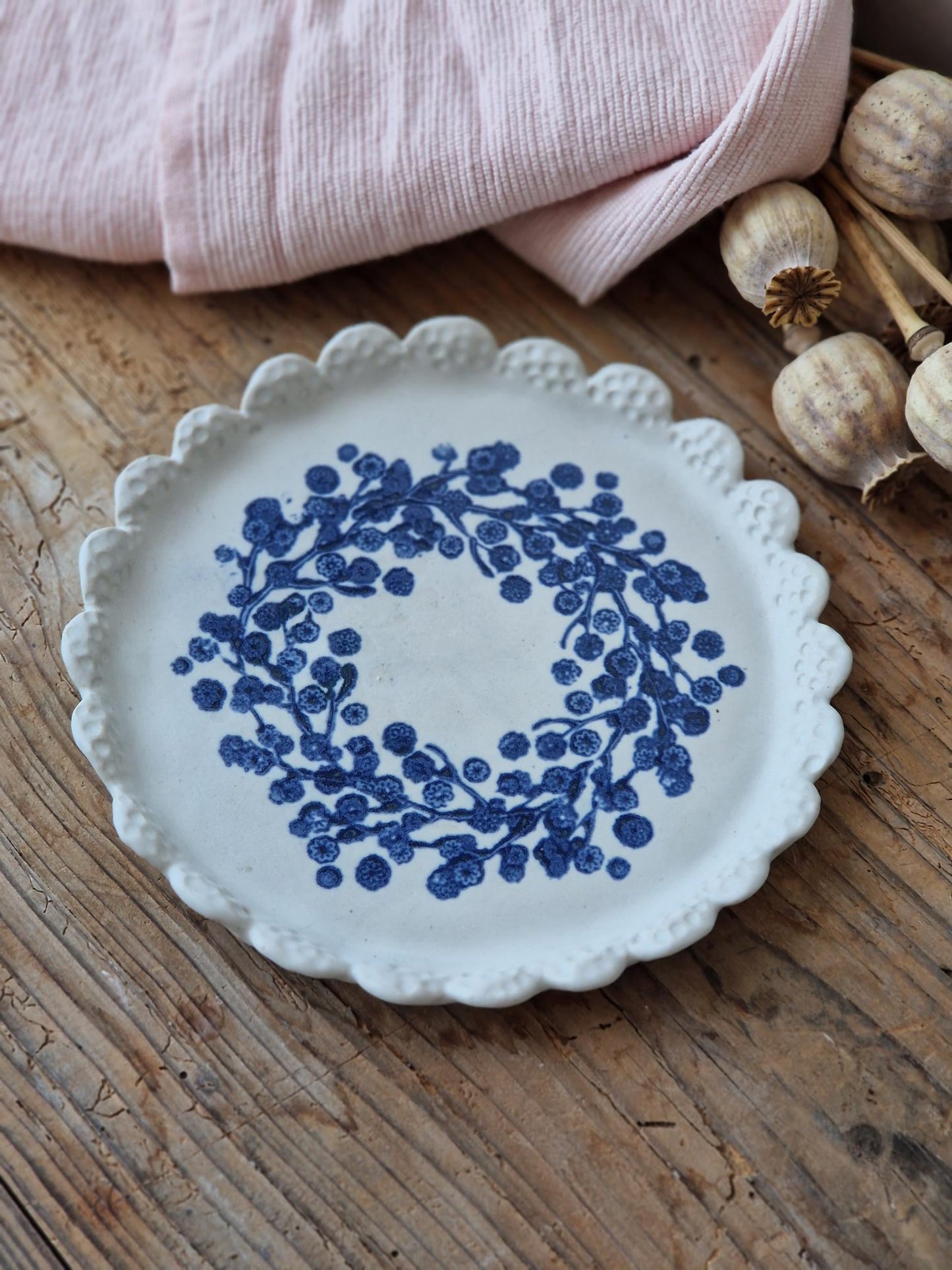 Scalloped bread and butter plate