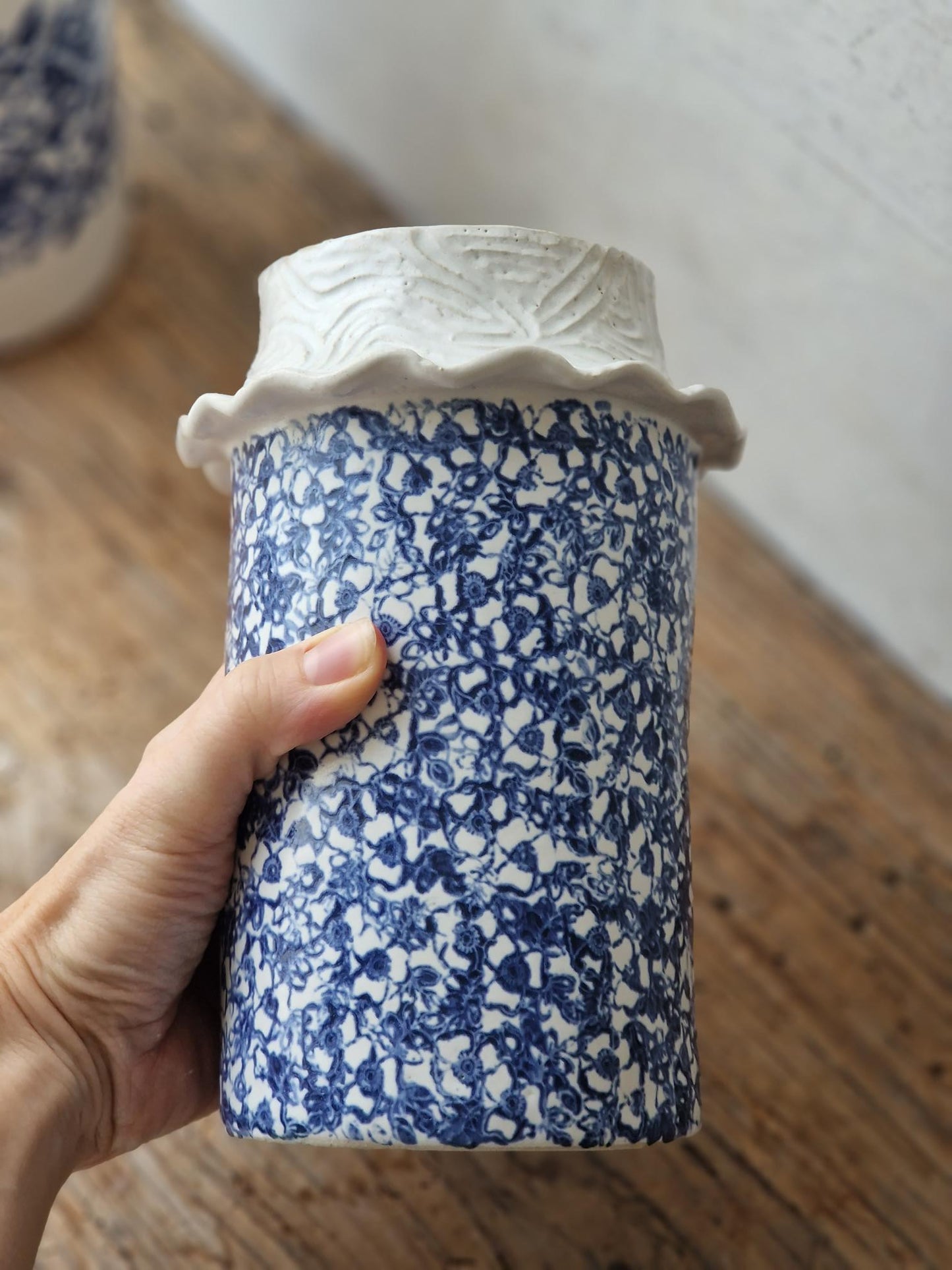 Wavy floral vase