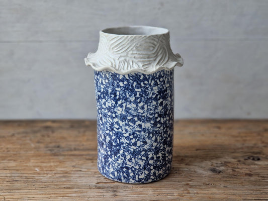 Wavy floral vase