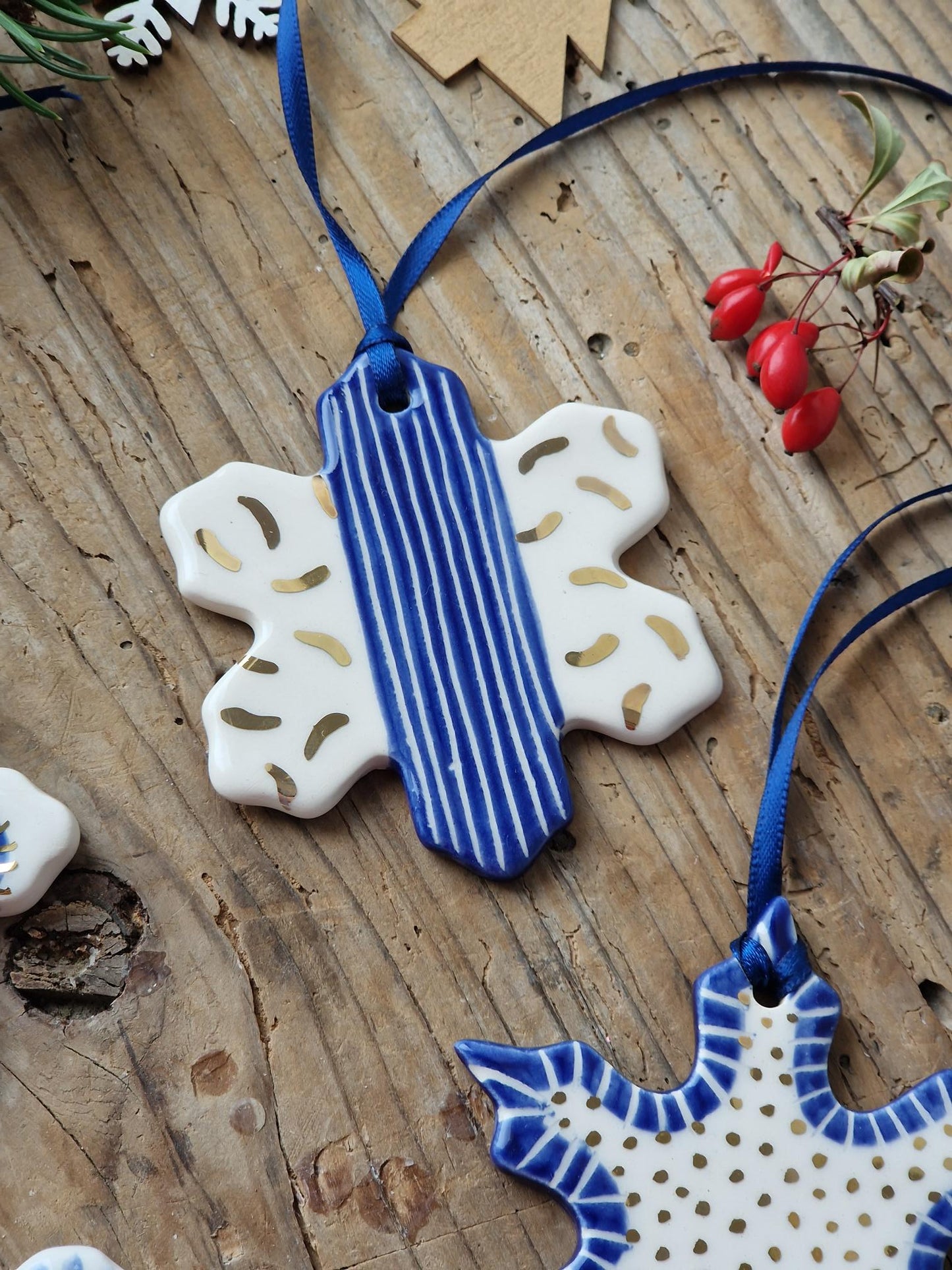 SET of 4 Snowflake ornaments