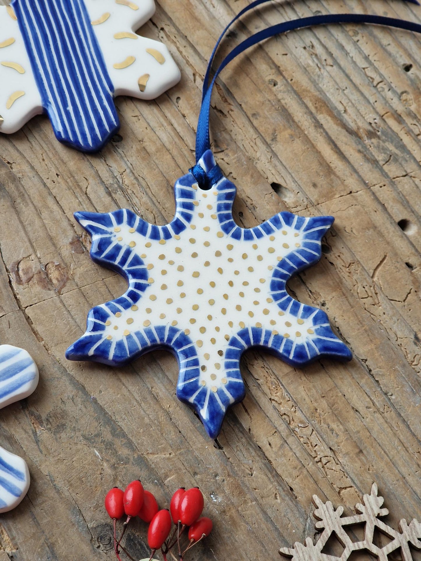 SET of 4 Snowflake ornaments