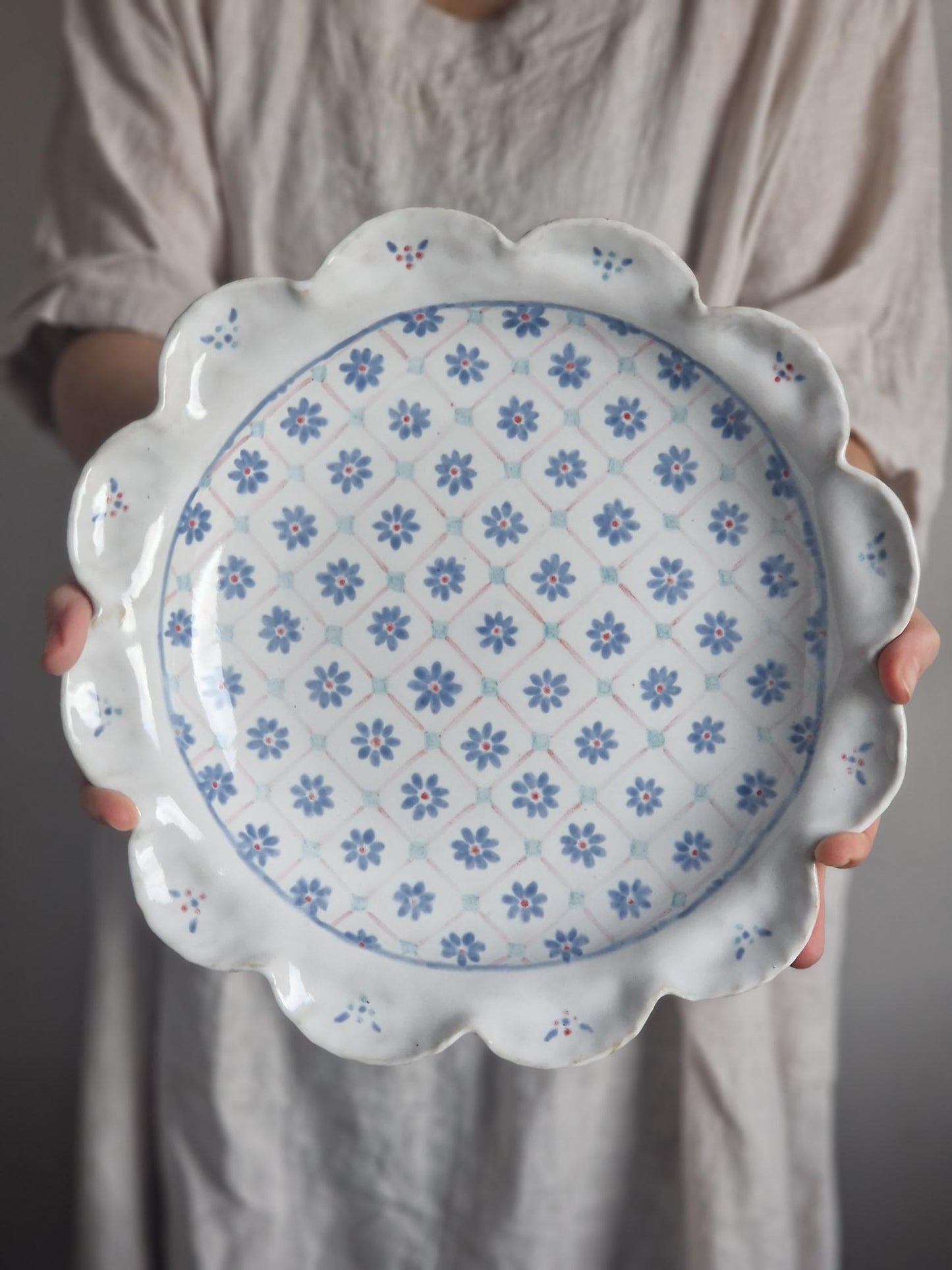 Scalloped large floral platter Nr. 2