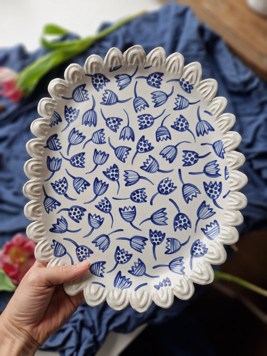 Scalloped tulip platter