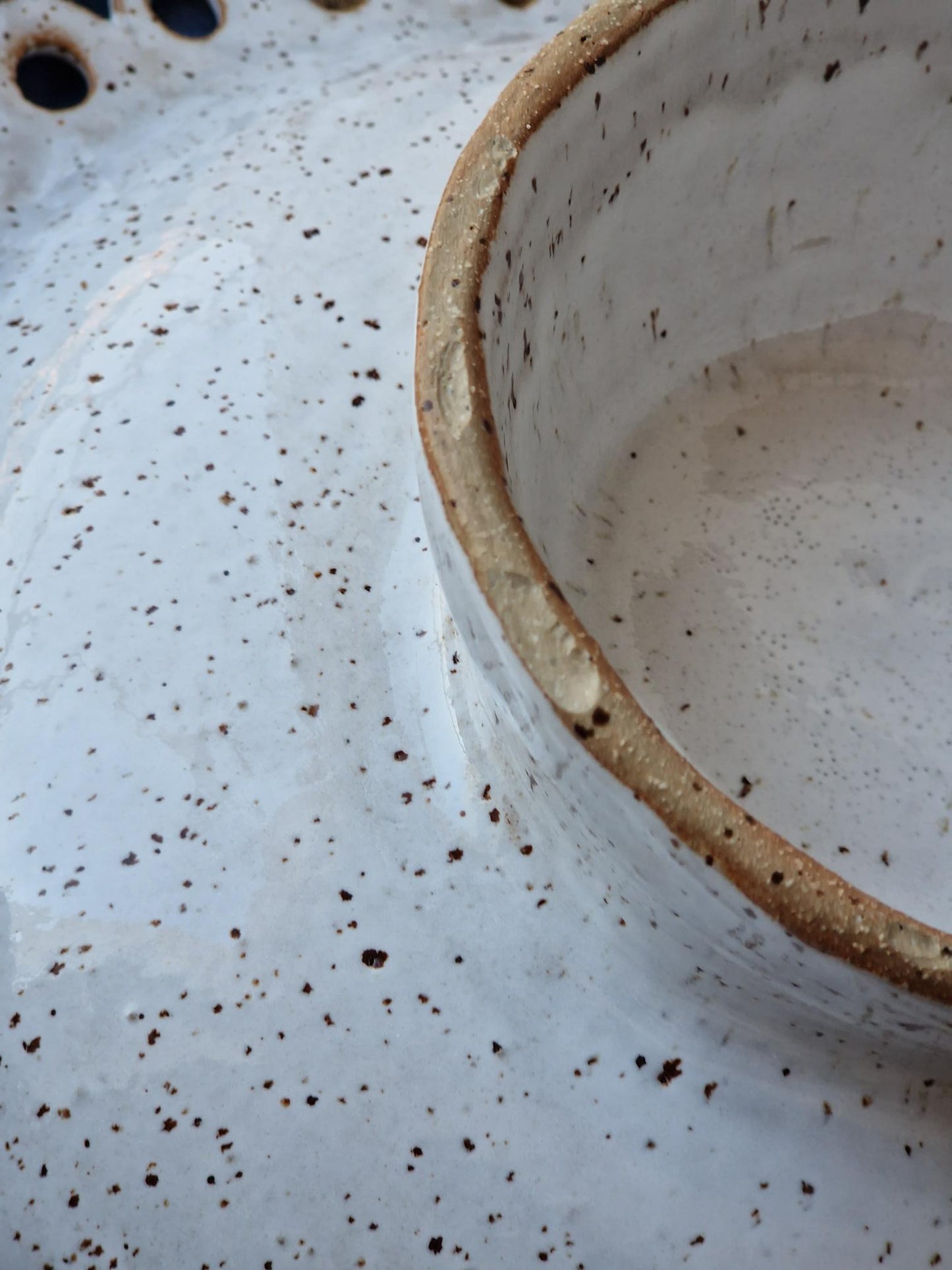 Slightly flawed: Scalloped pedestal bowl Nr. 1