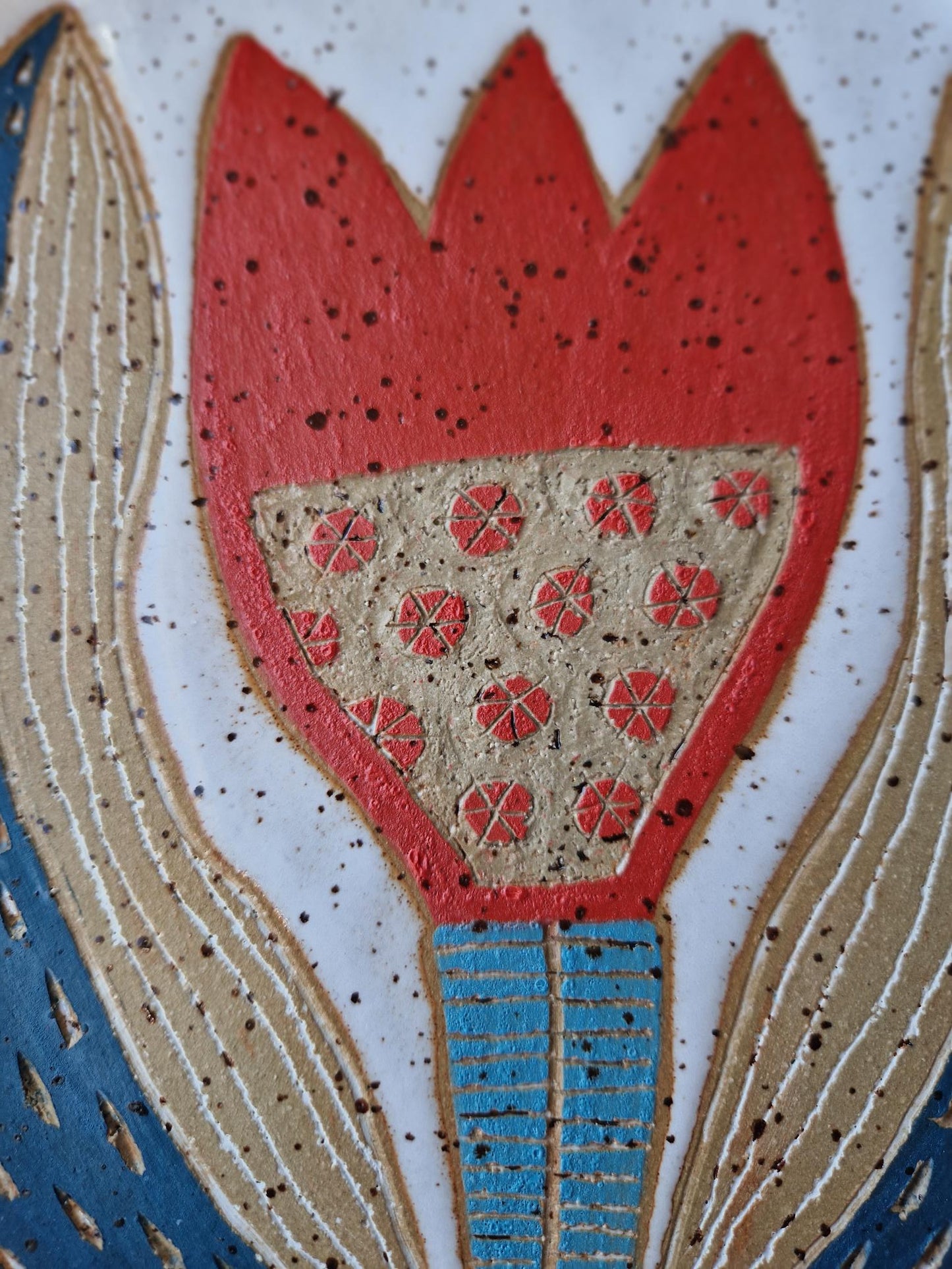 Red tulip plate