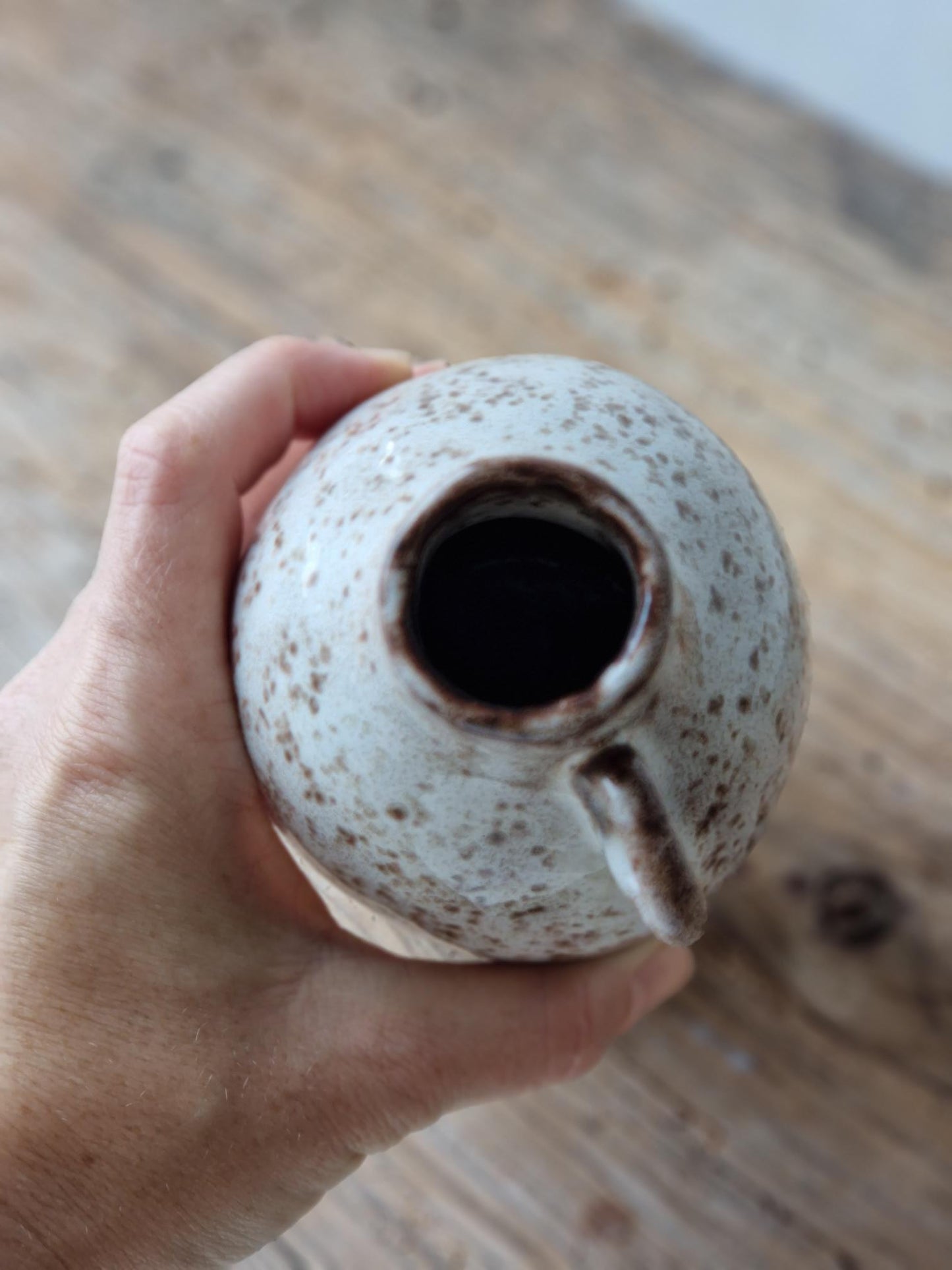 Bottle vase with Handle
