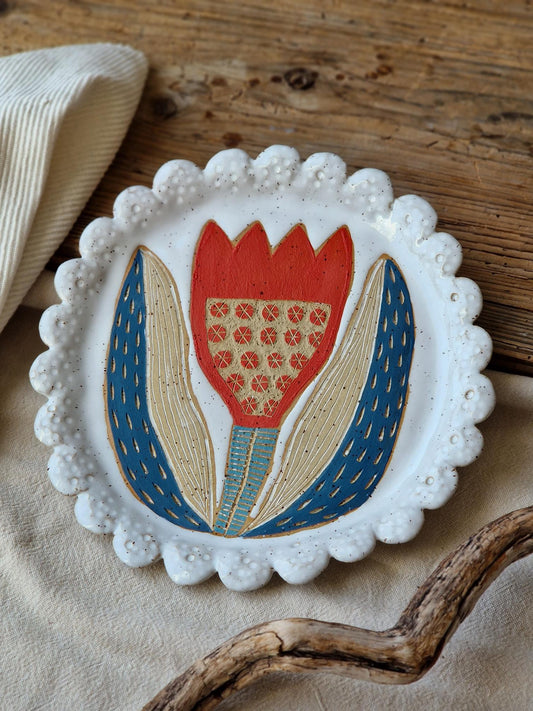 Red Tulip Scalloped Plate
