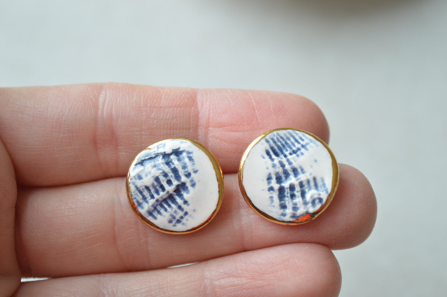 Textured stud earrings