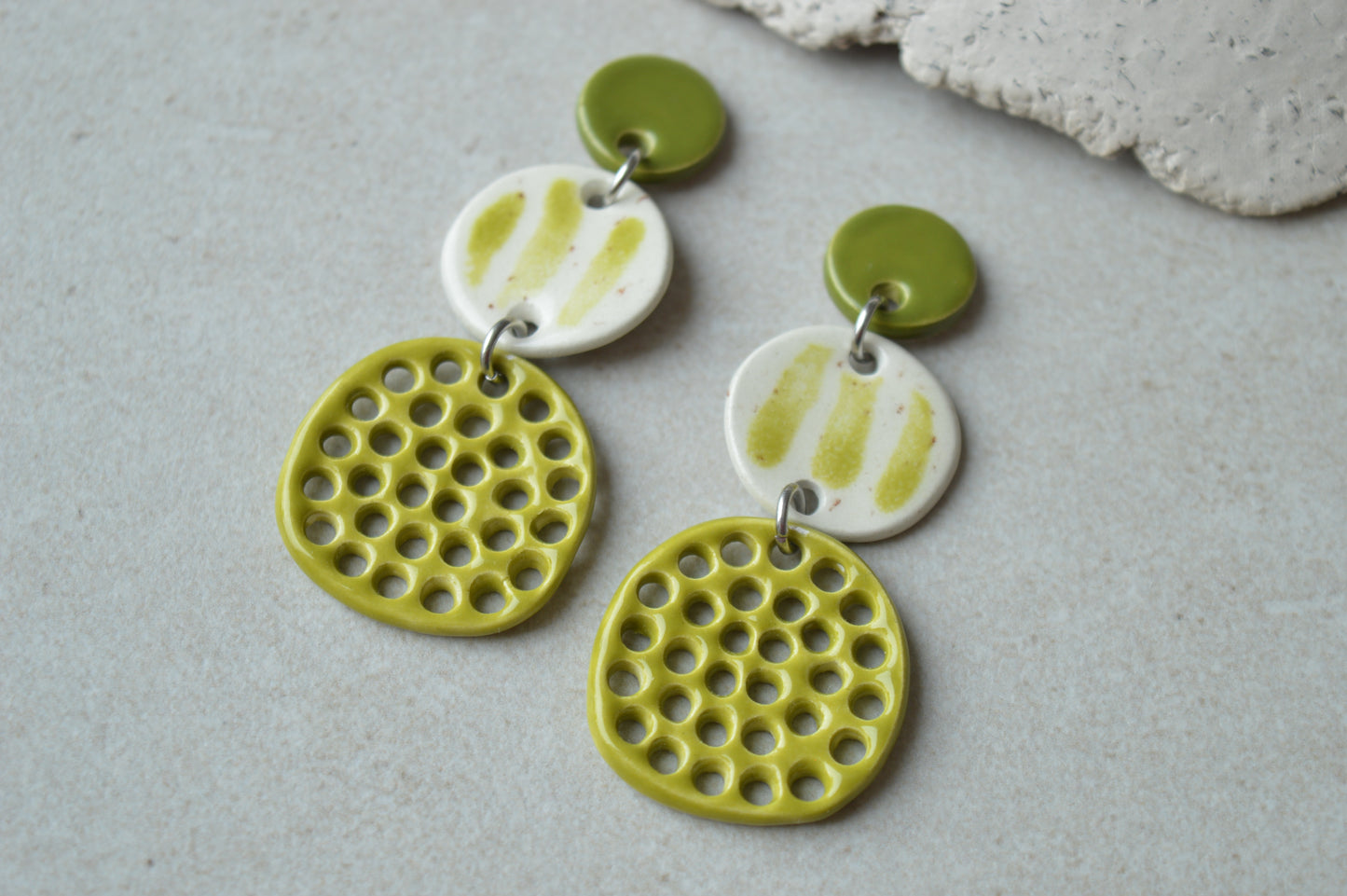 Long earrings in green