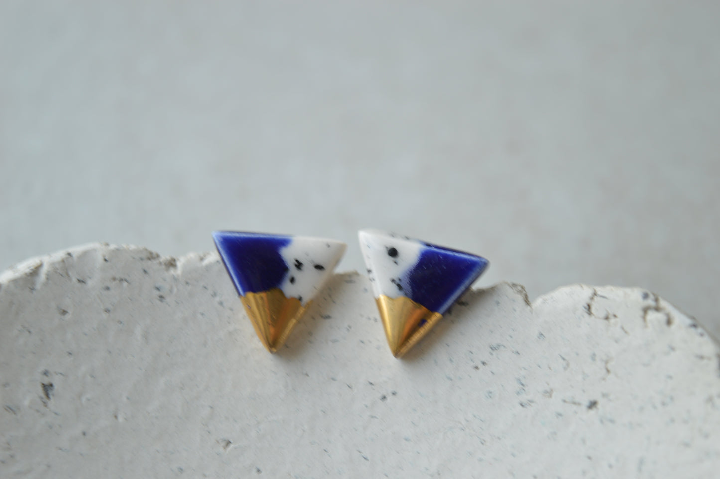 Stud earrings No. 24