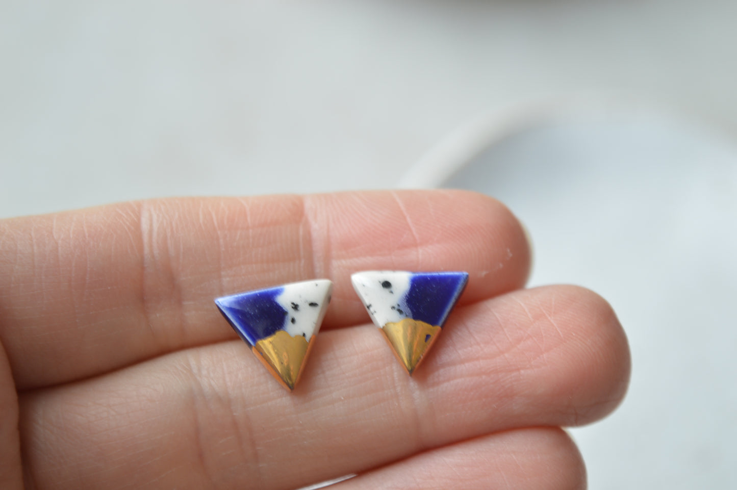 Stud earrings No. 24
