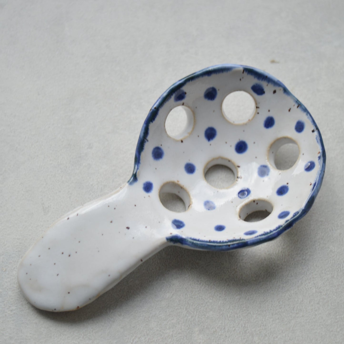 ceramic scoop with holes