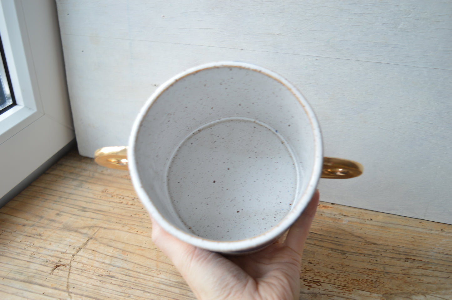 Floral planter with handles