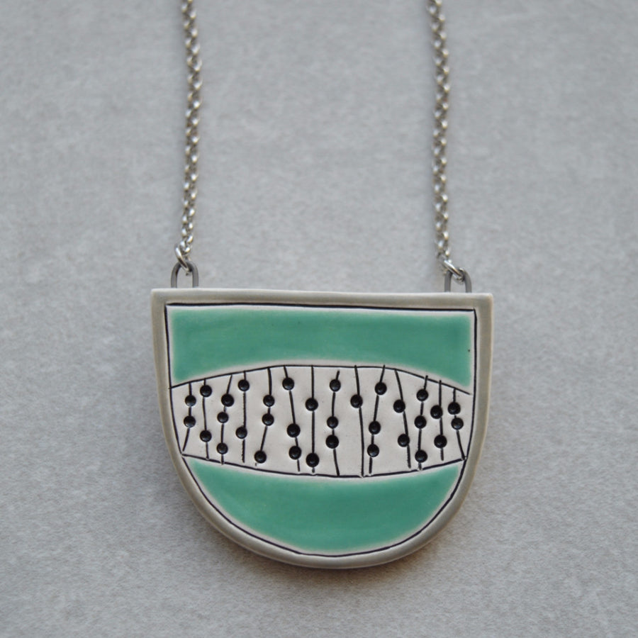 Halfcircle necklace - Dots