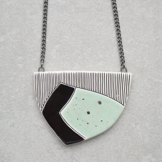 Long pendant necklace - Mint green