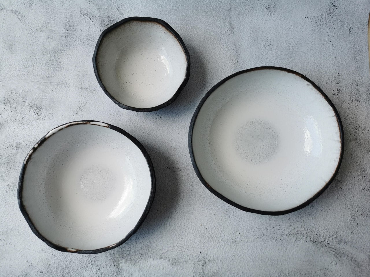 Nesting bowls (white)
