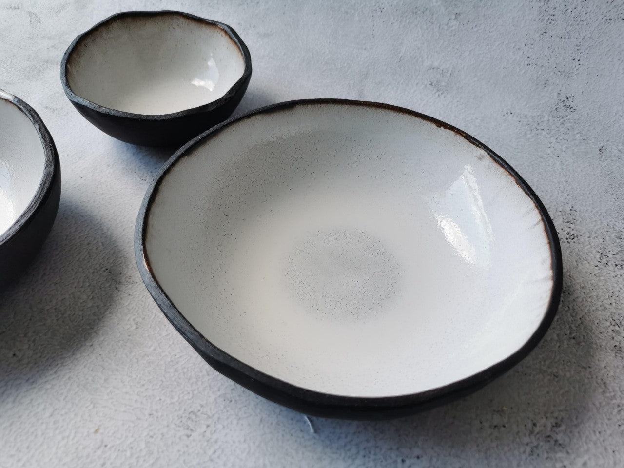 Nesting bowls (white)