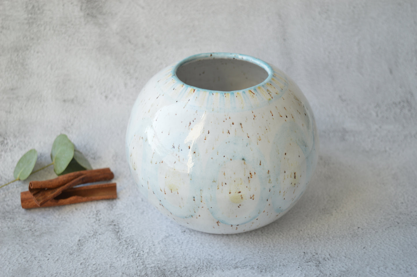 Orb vase